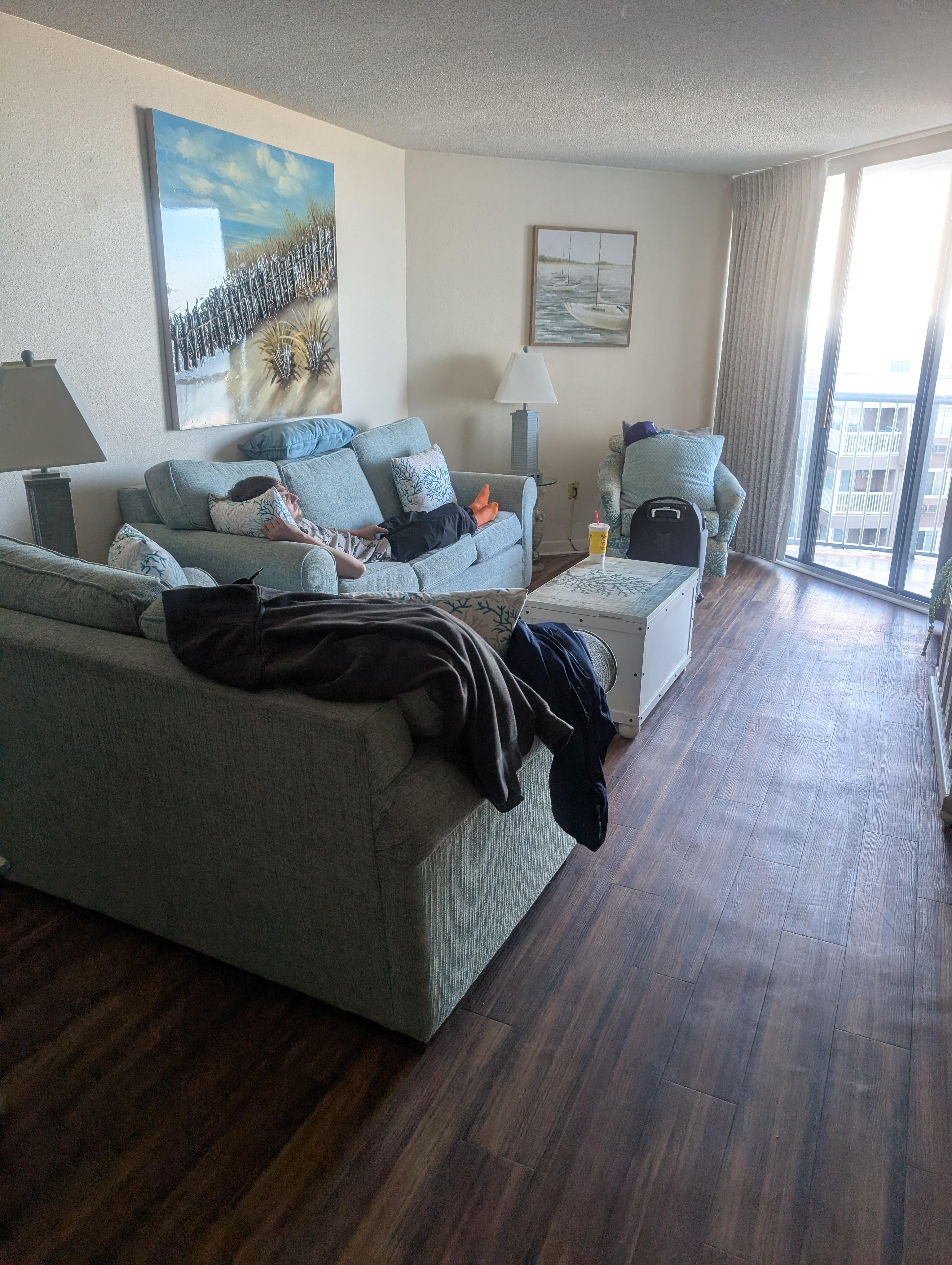 Living room with balcony in 1 bedroom ocean view 