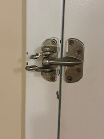 Extra security lock missing