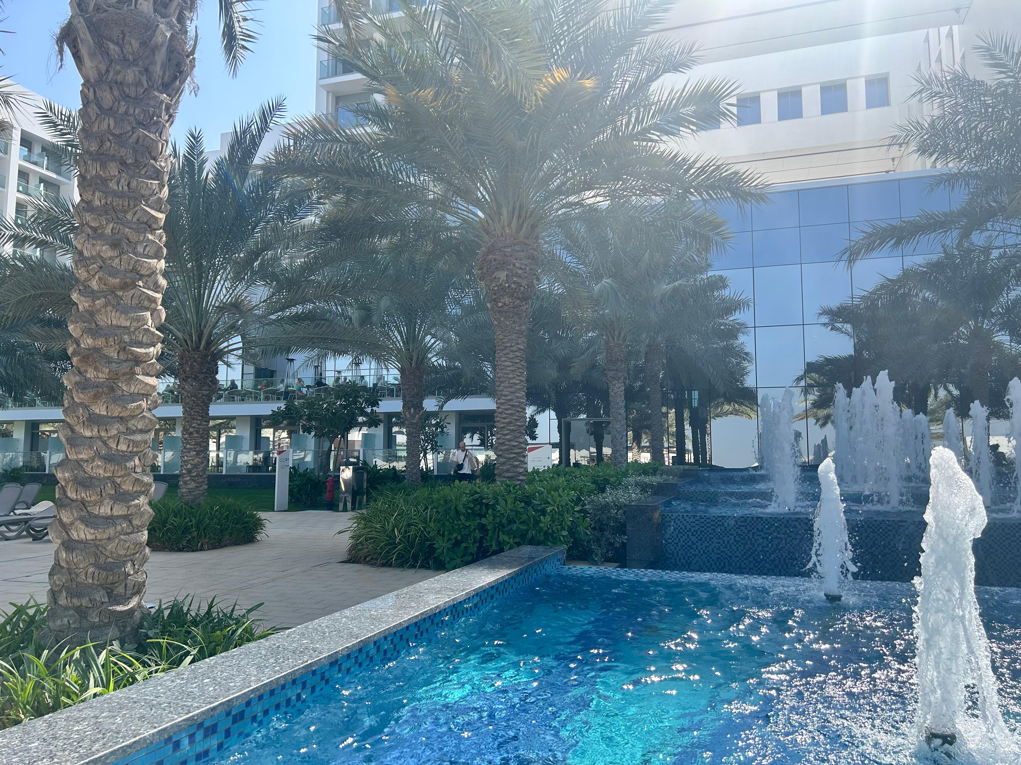 3 pools with 2 swim up bars