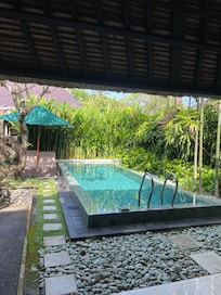 Pool villa