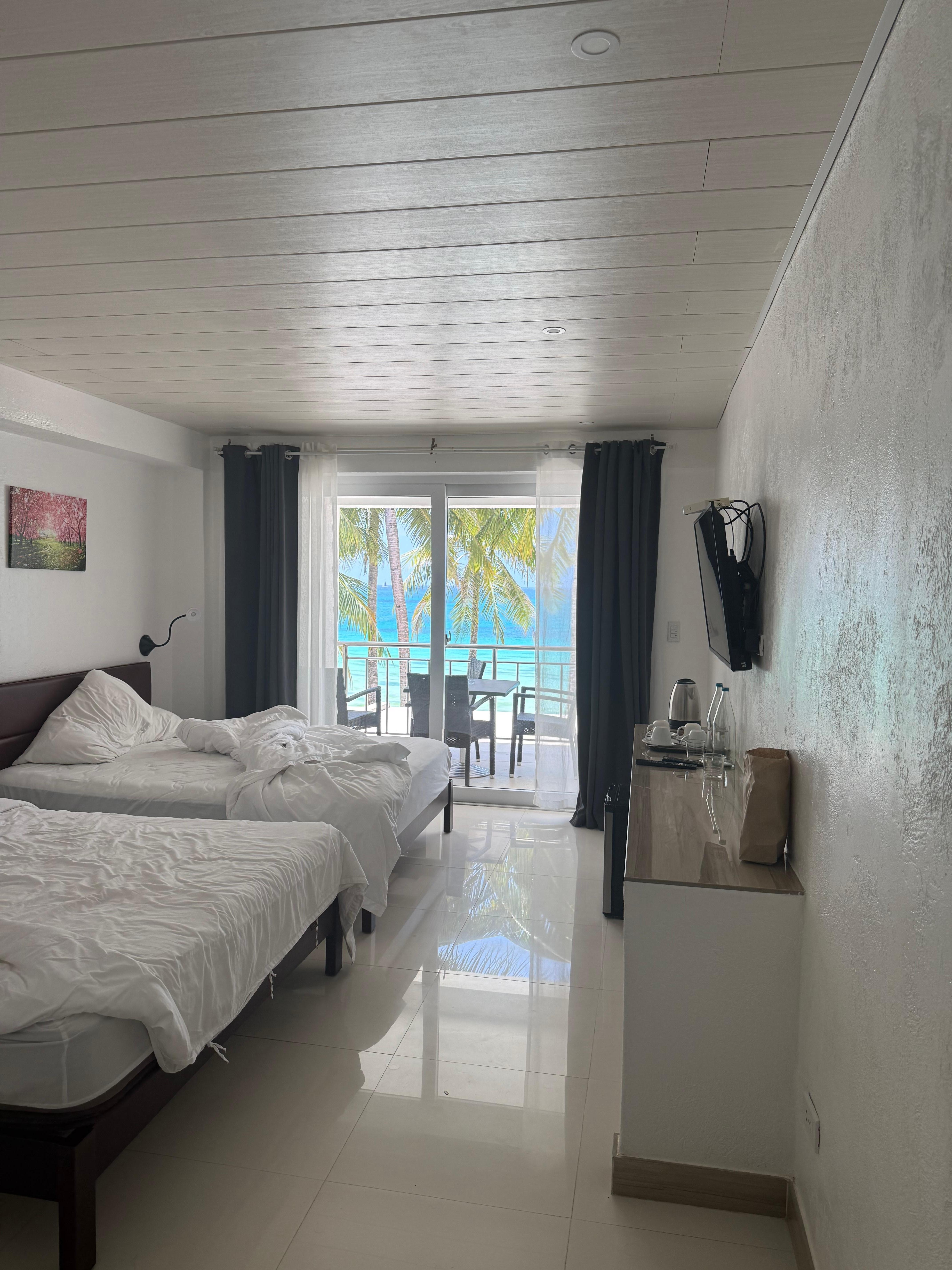 Room with 2 queen beds 