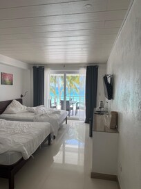 Room with 2 queen beds