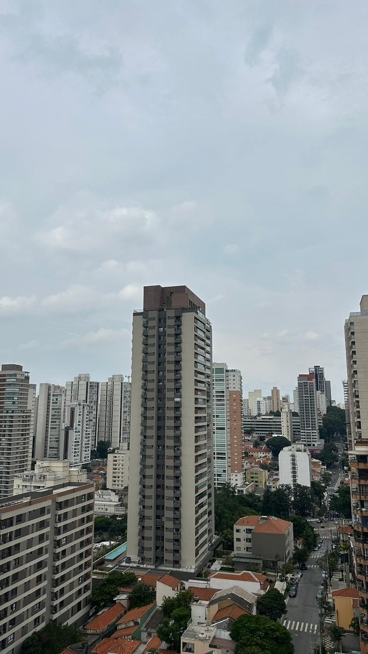 Vista do 20º andar, onde está localizado a piscina, academia e lavanderia.