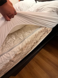 The only thing good about this motel 6 was the location. It’s close to everything. Just a shame it’s a trap house