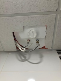 Ceiling open with smells in the bathroom