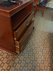Drawers wouldn’t stay in.