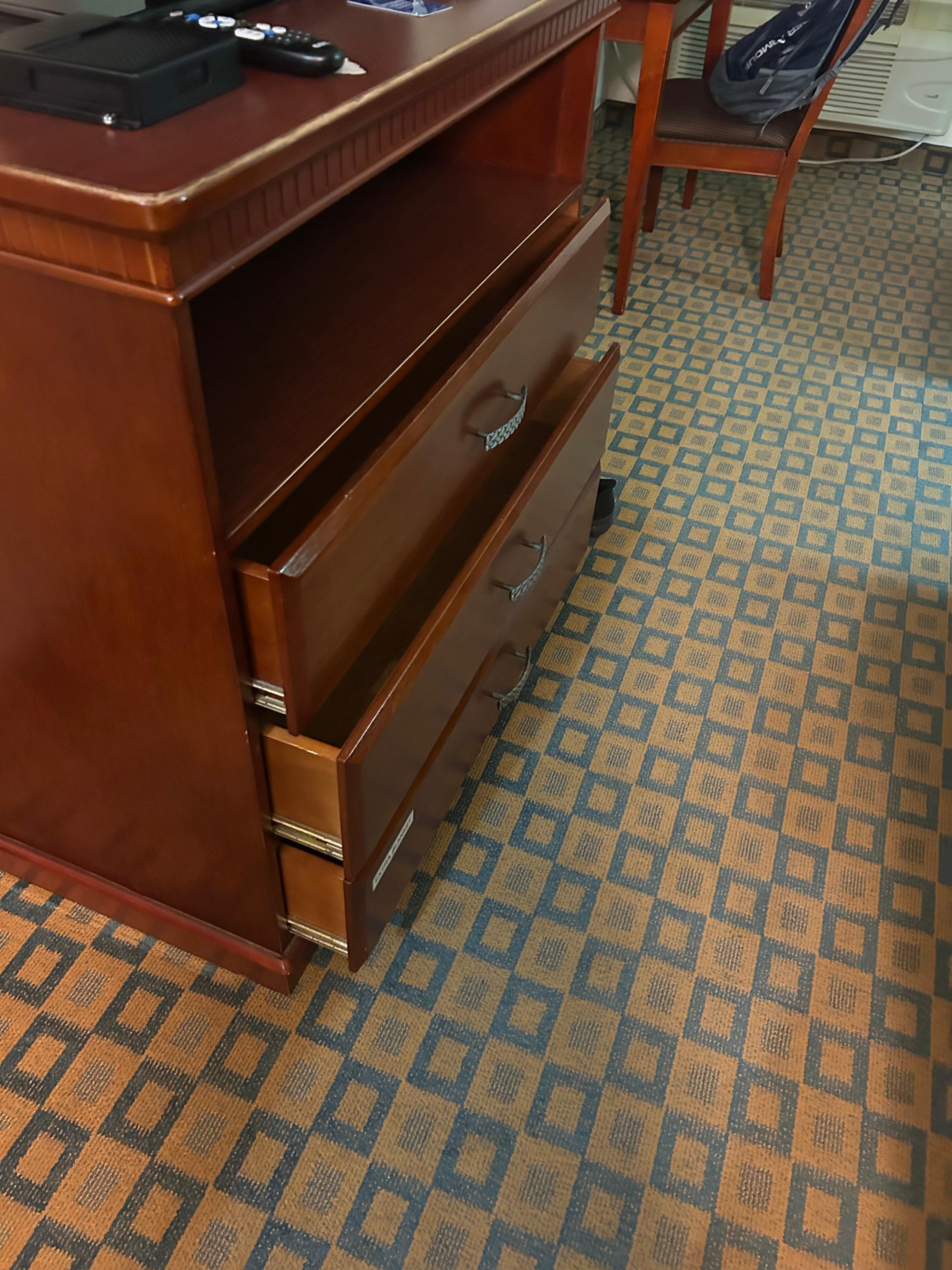 Drawers wouldn’t stay in.