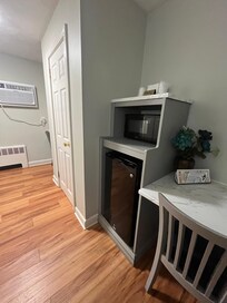 Microwave &refridgerator (no freezer)