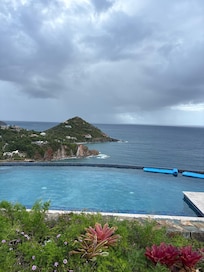 View after walking in from the driveway!