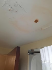 Terrible condition in the bathroom