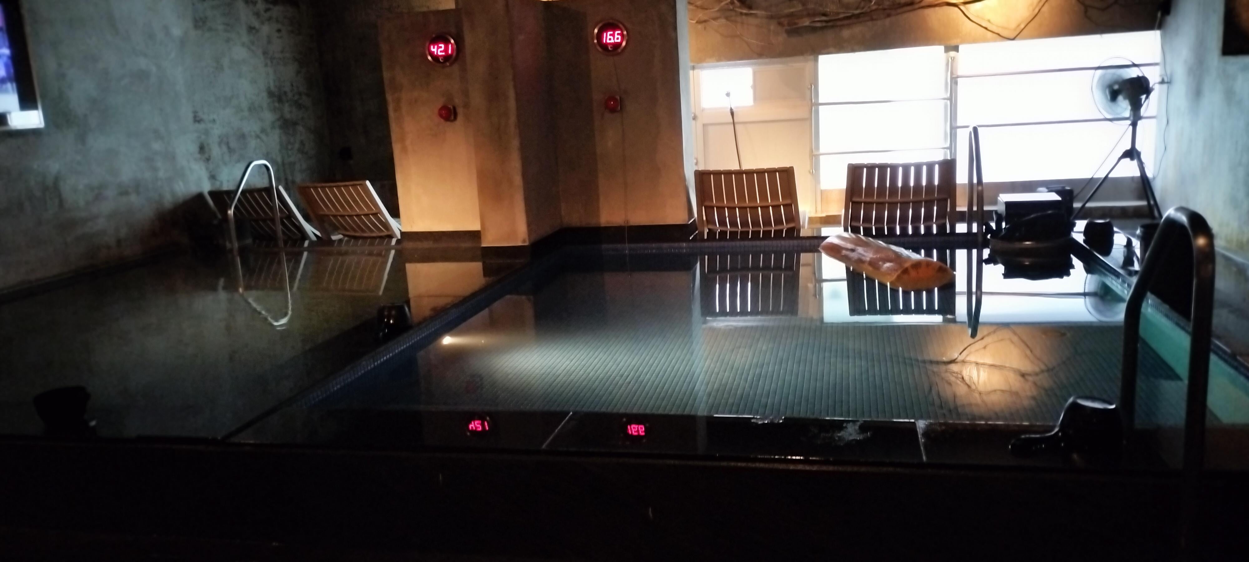 風呂(42℃)、水風呂(16.6℃)