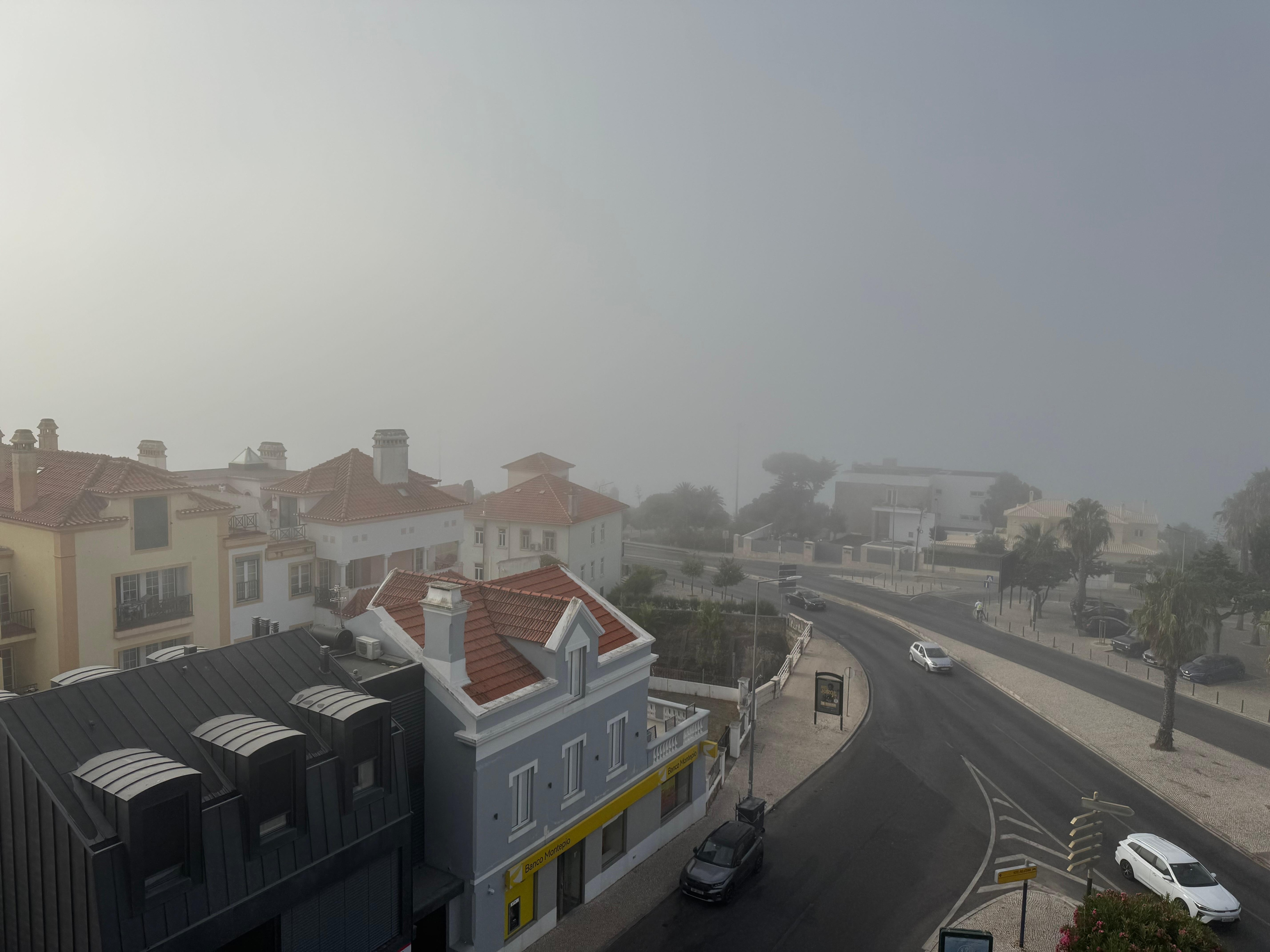 Morgonljus från vår balkong