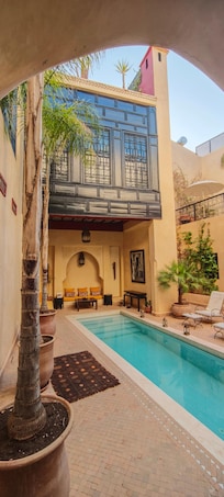 Piscine et lounge