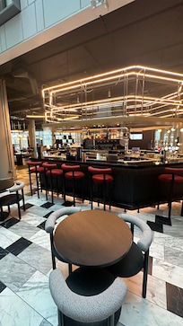 Coffee and lobby bar