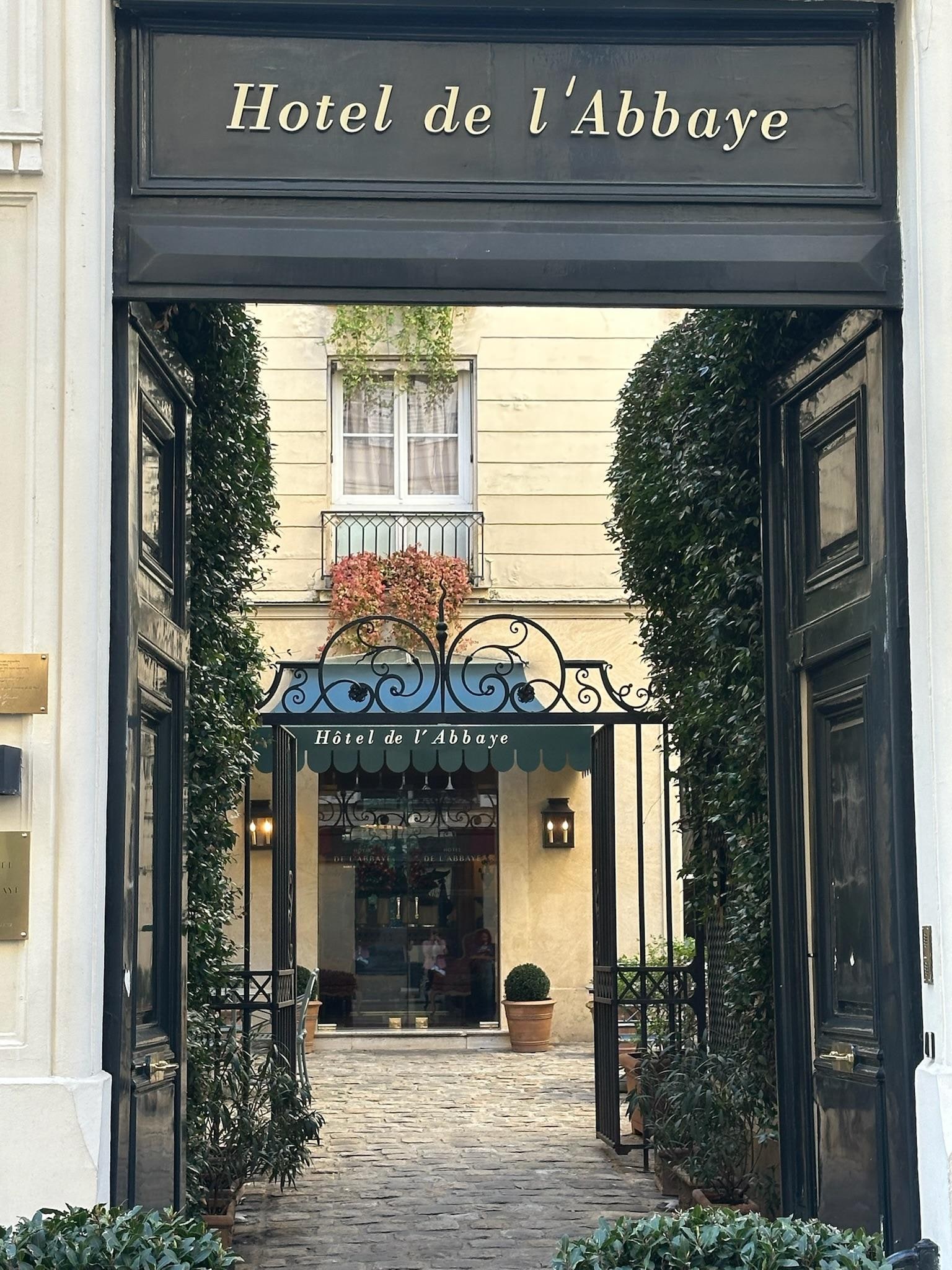 Lovely entrance through a courtyard