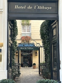 Lovely entrance through a courtyard