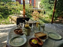 Petit-déjeuner en extérieur