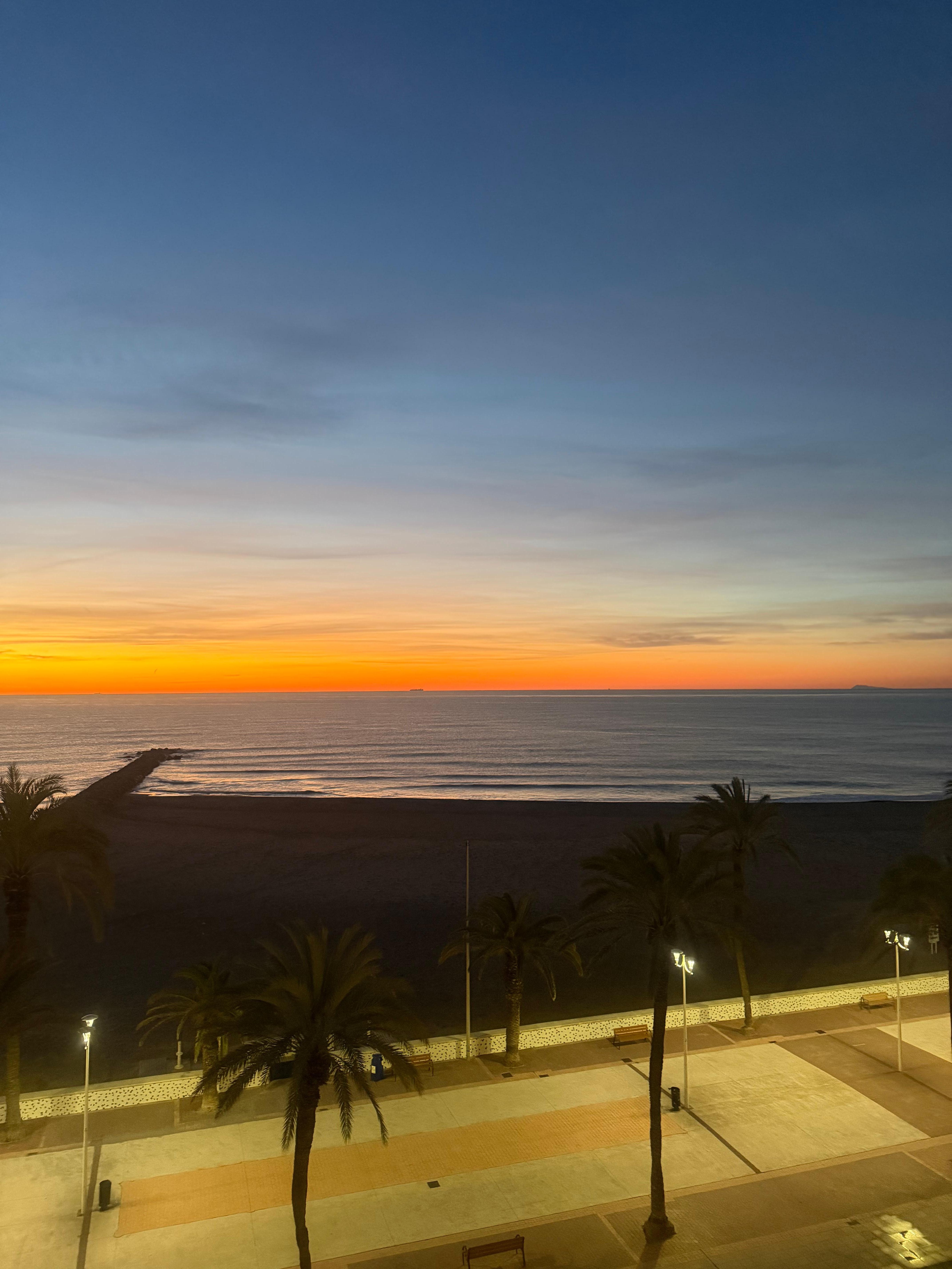 Amazing sunrise room 520