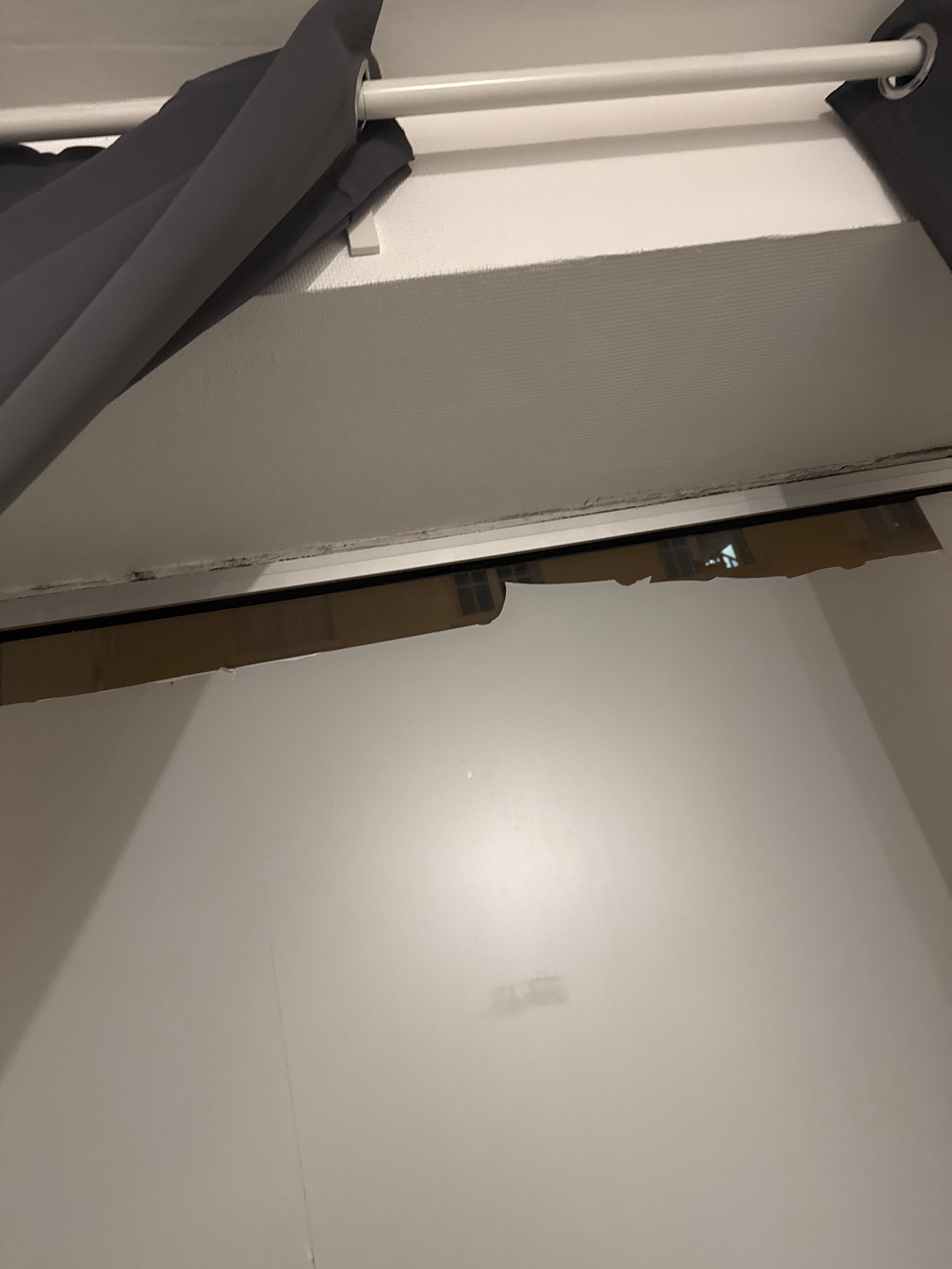 Front window privacy screen peeling