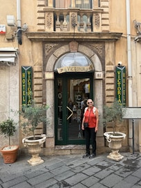 Hotel entry on promenade