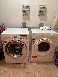 Coin-operated laundry services