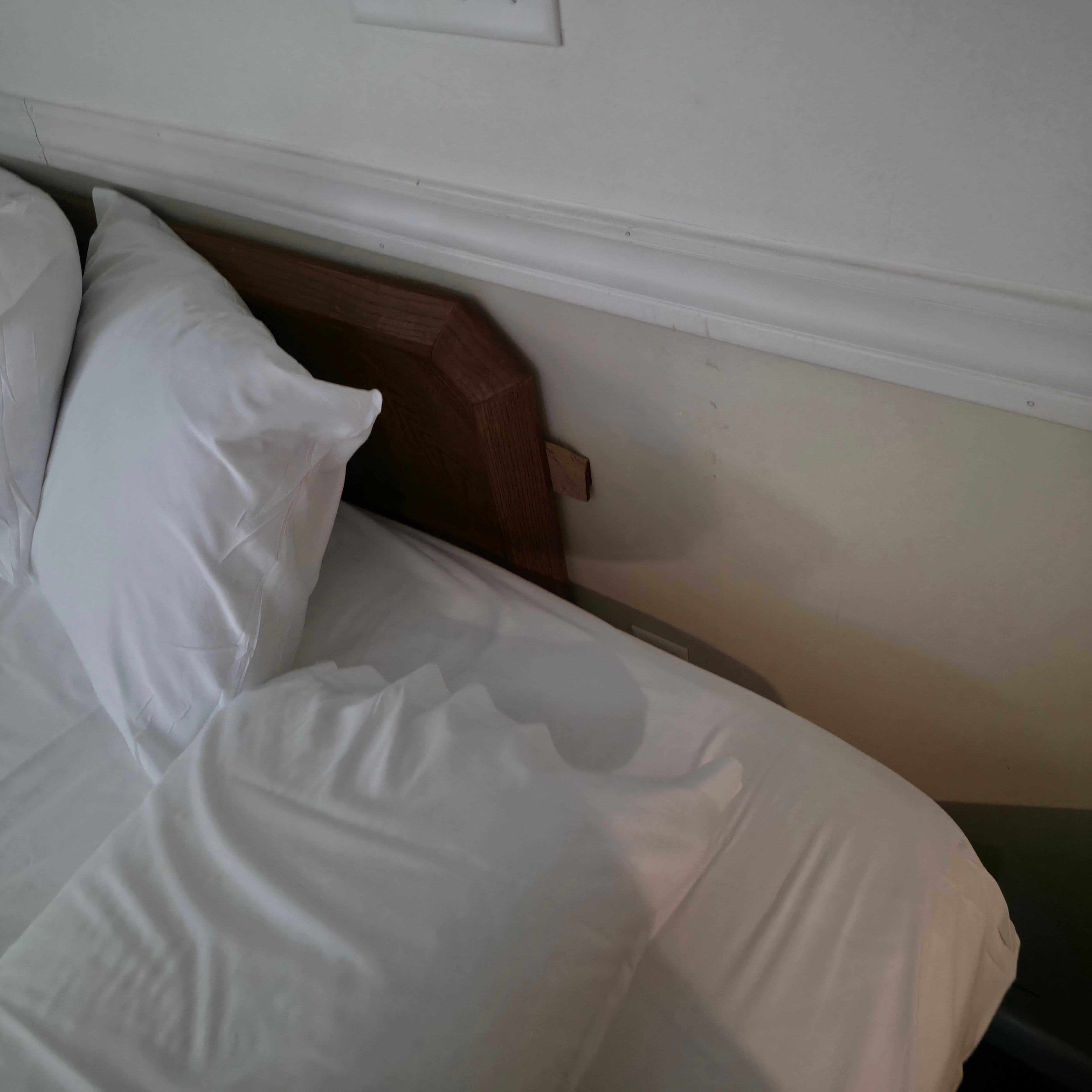 Wrong size headboard 