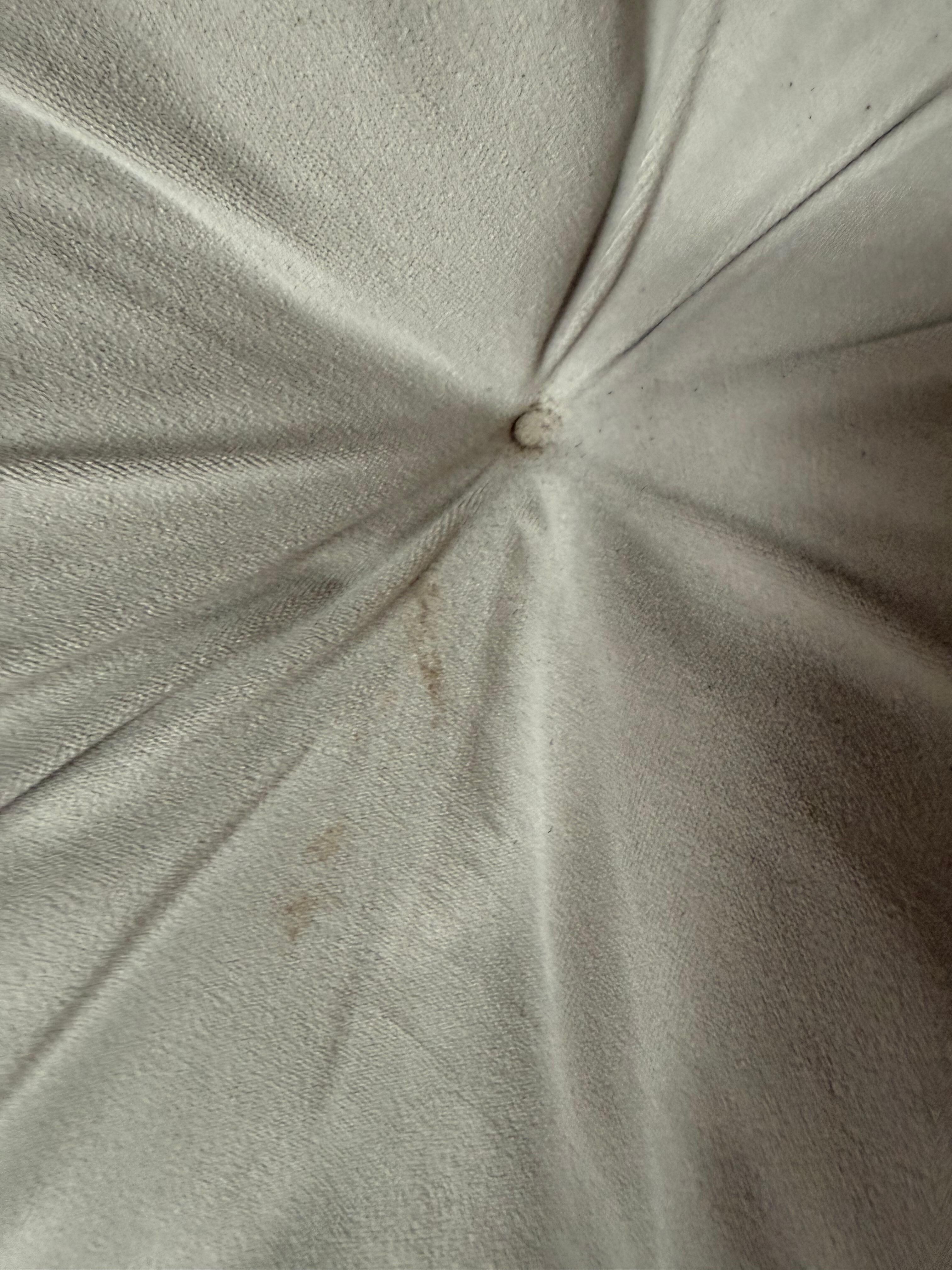 Pillows disgusting!