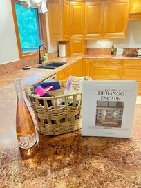 Nice welcome basket. Always appreciated 😊