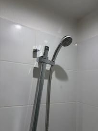 Colonne de douche cassée en haut