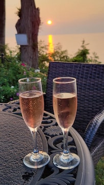 Sunset with bubblies