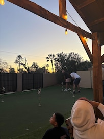 Knock out putting tourney with the fam!