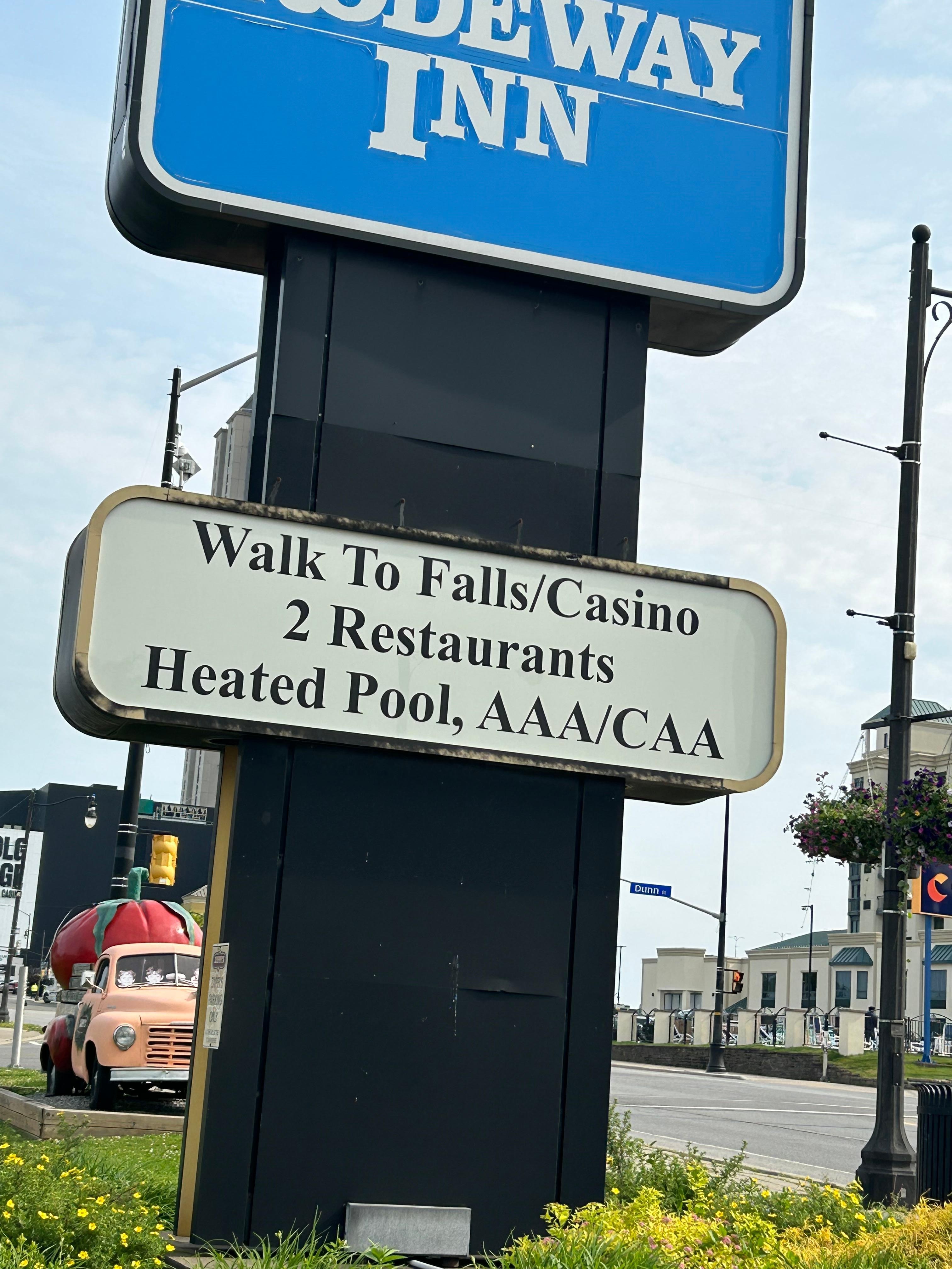 Advertising 2 restaurants…NOT!
No heated pool!