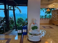 Lobby of main breakfast area