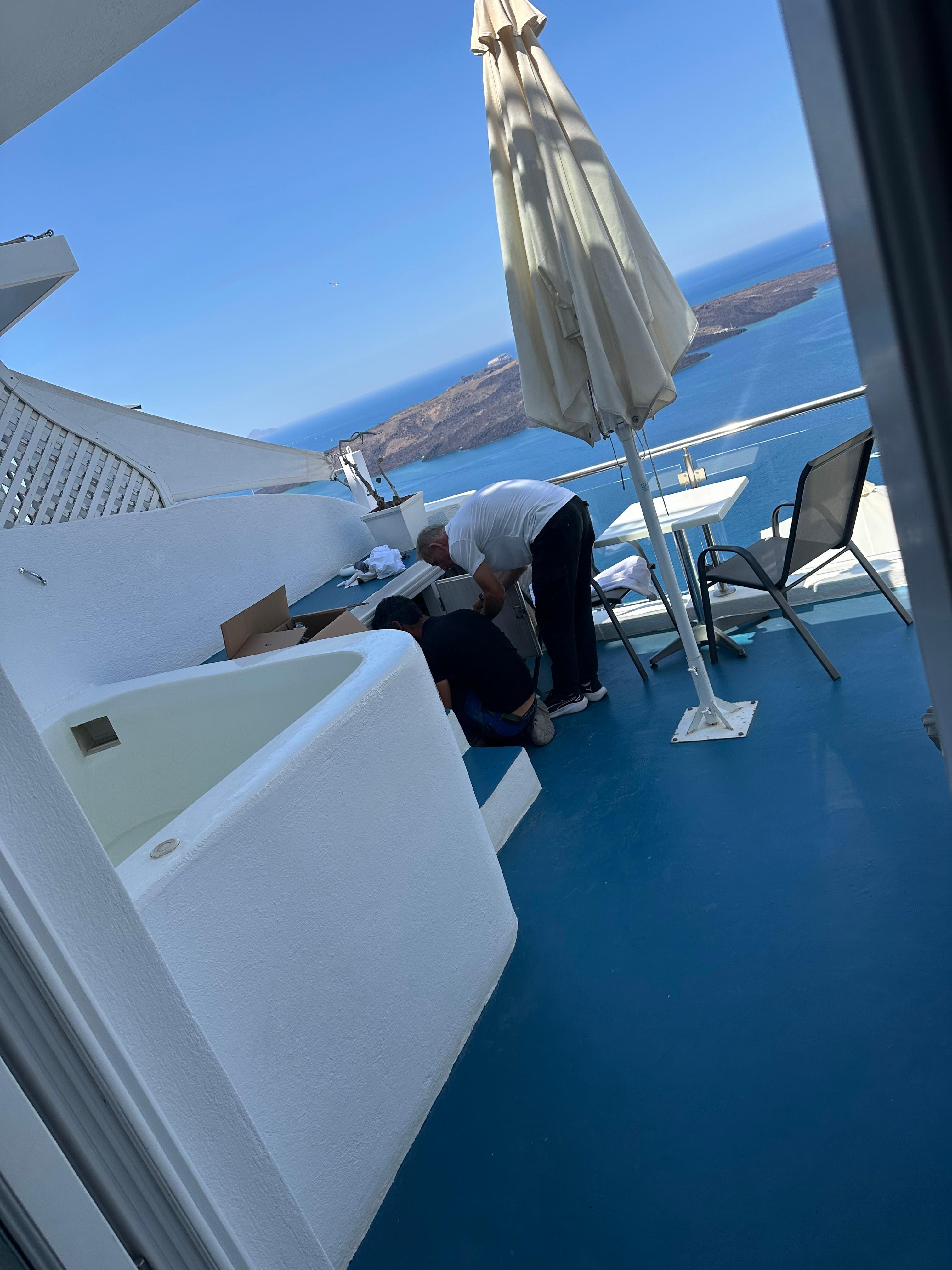 They try to fix the jacuzzi many time, we don’t have privacy 