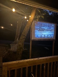 It was nice to end the day in the hot tube Netflxing