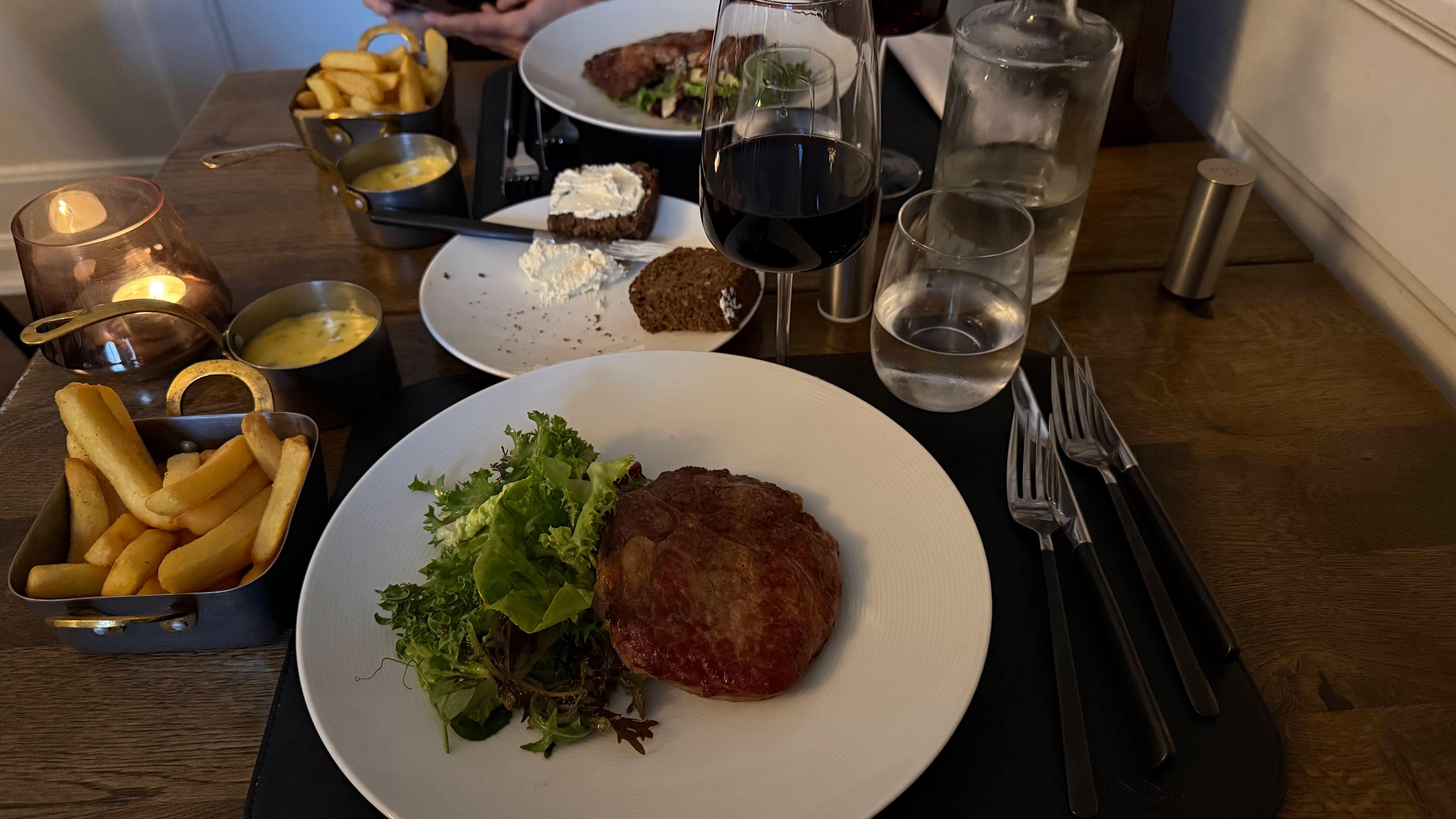 Tynd ribeye uden stegeskorpe.