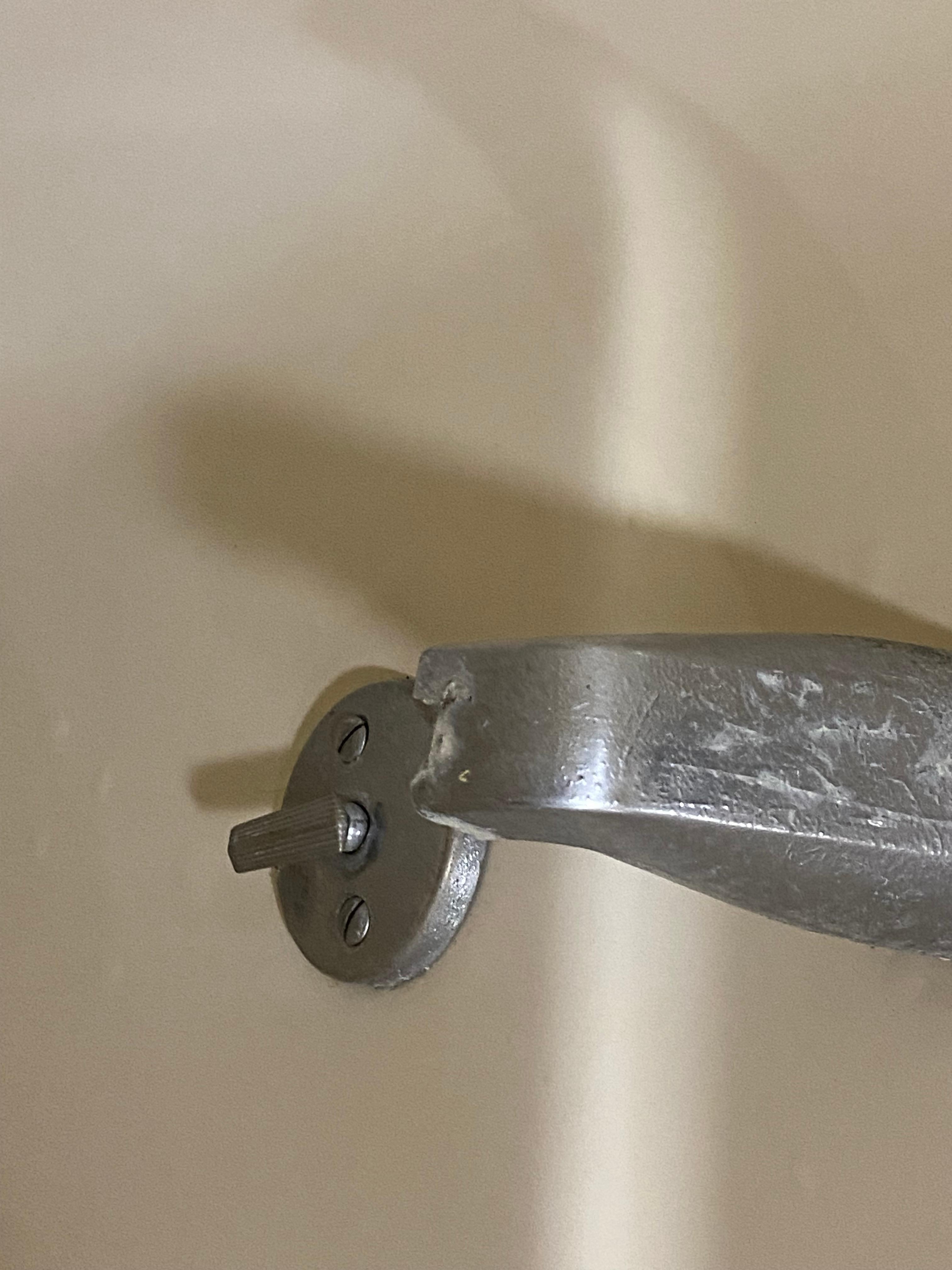 Broken gross bathroom tub faucey