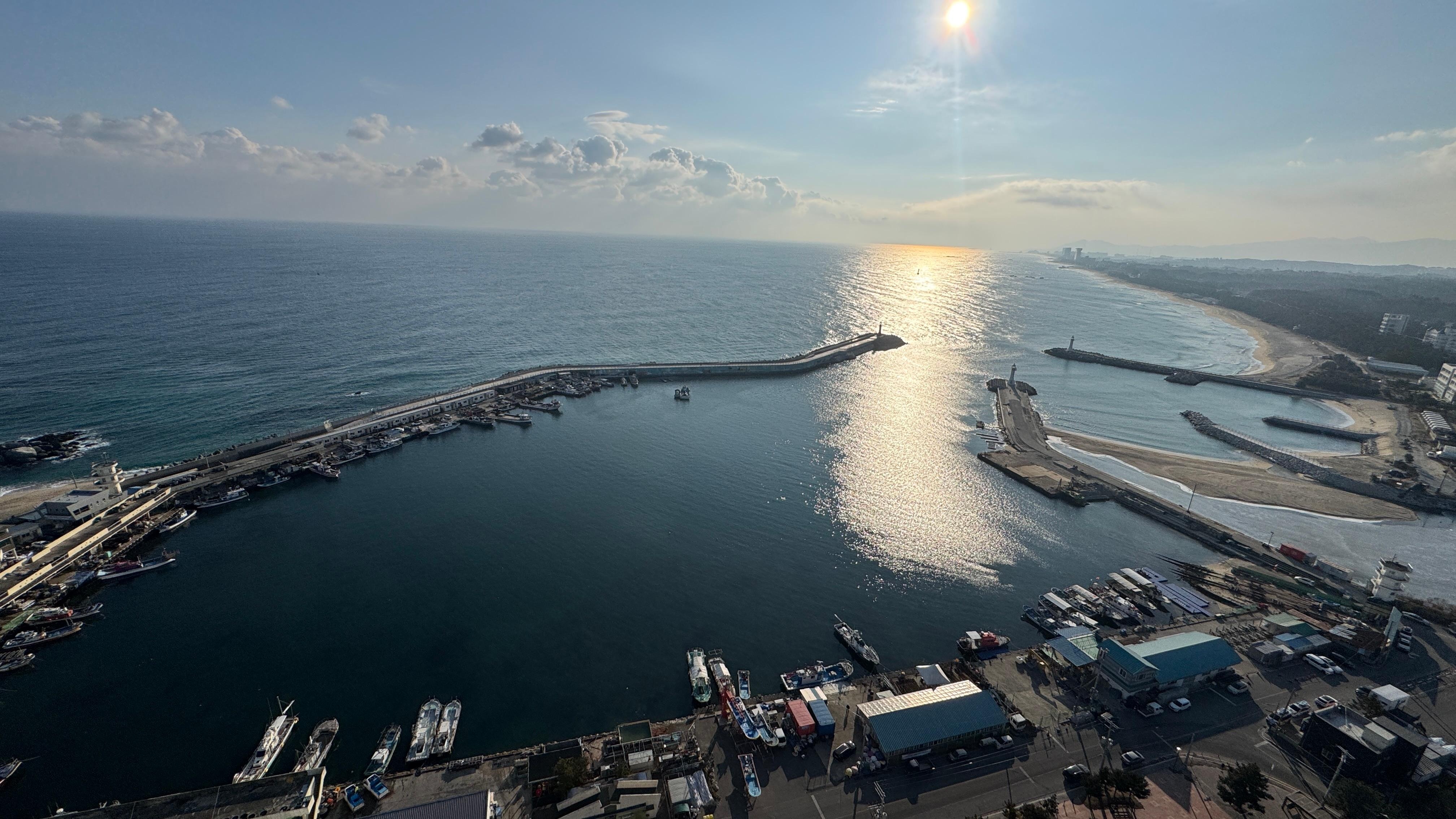 25층 베란다에서 보이는 바다 뷰