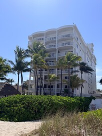Beautiful picture of the back of the hotel, oceanfront rooms!