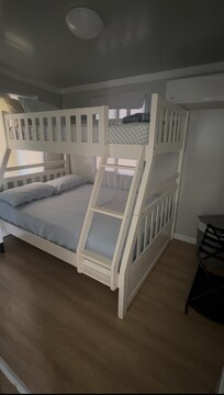 One room very clean AC worked great