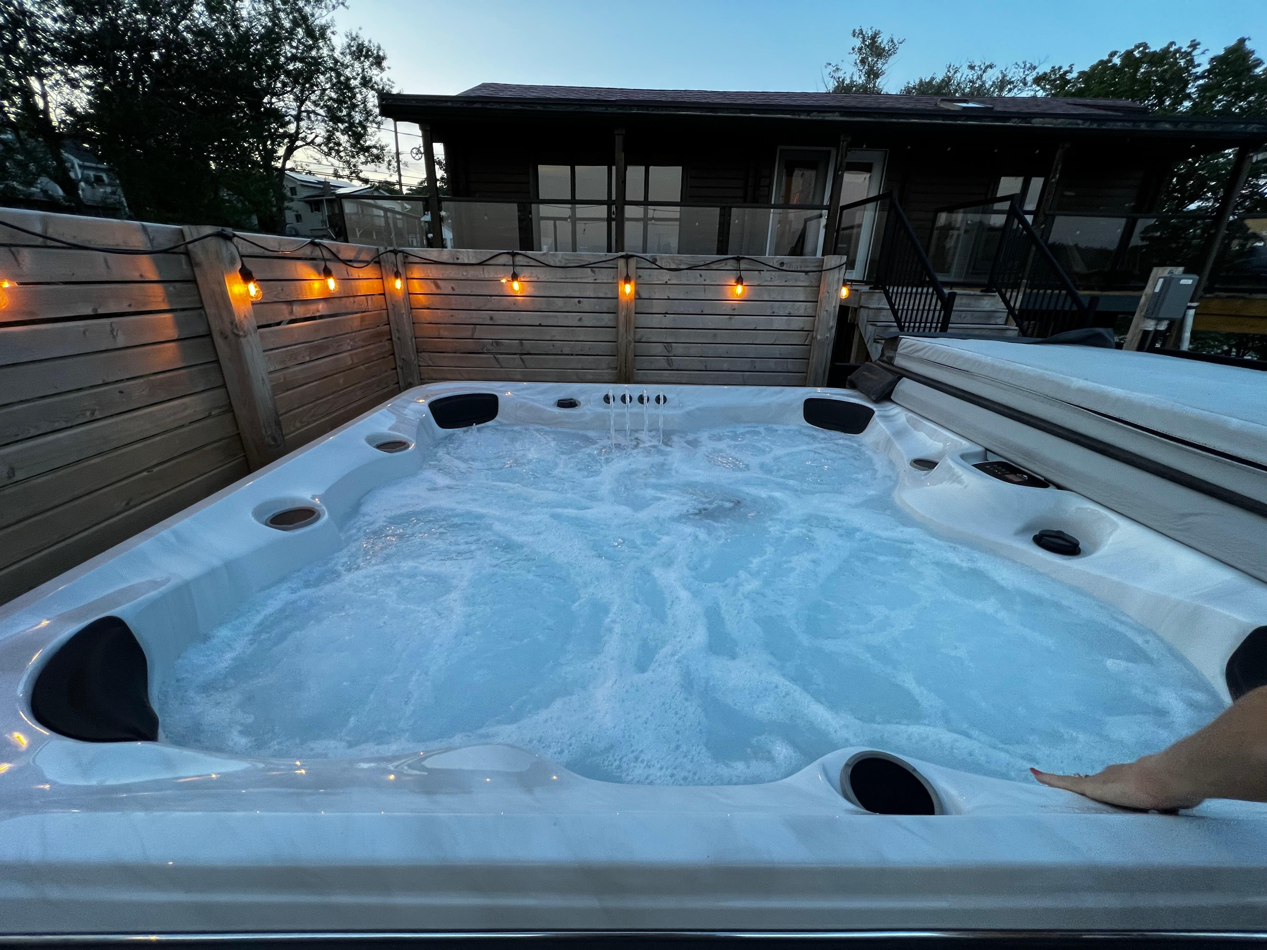 Jacuzzi was warm and wonderful on a cold evening thing.