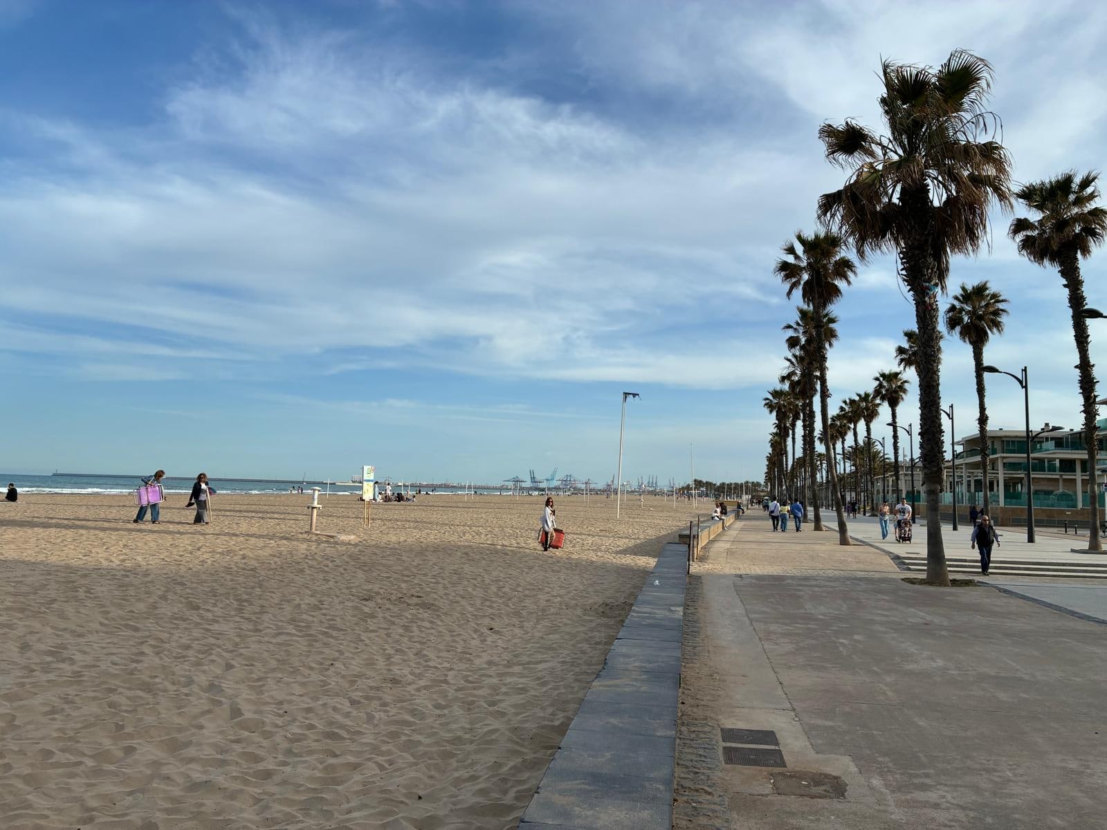 Patacona Beach next to the apartment