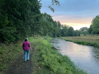 Avondwandeling langs de Freiberger Mulde in de richting van Kleinvoigtsberg.