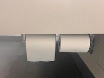 Papel sanitario utilizado no estaban cubierto por higiene