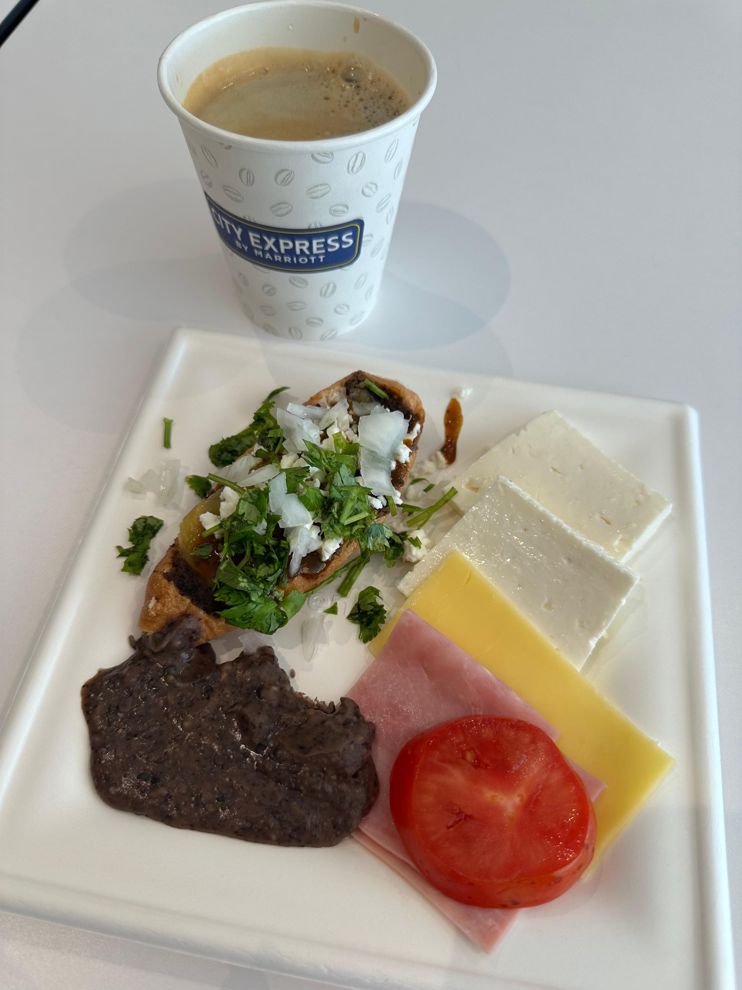 Muy poca opción para almorzar pero muy saludable y buen sabor