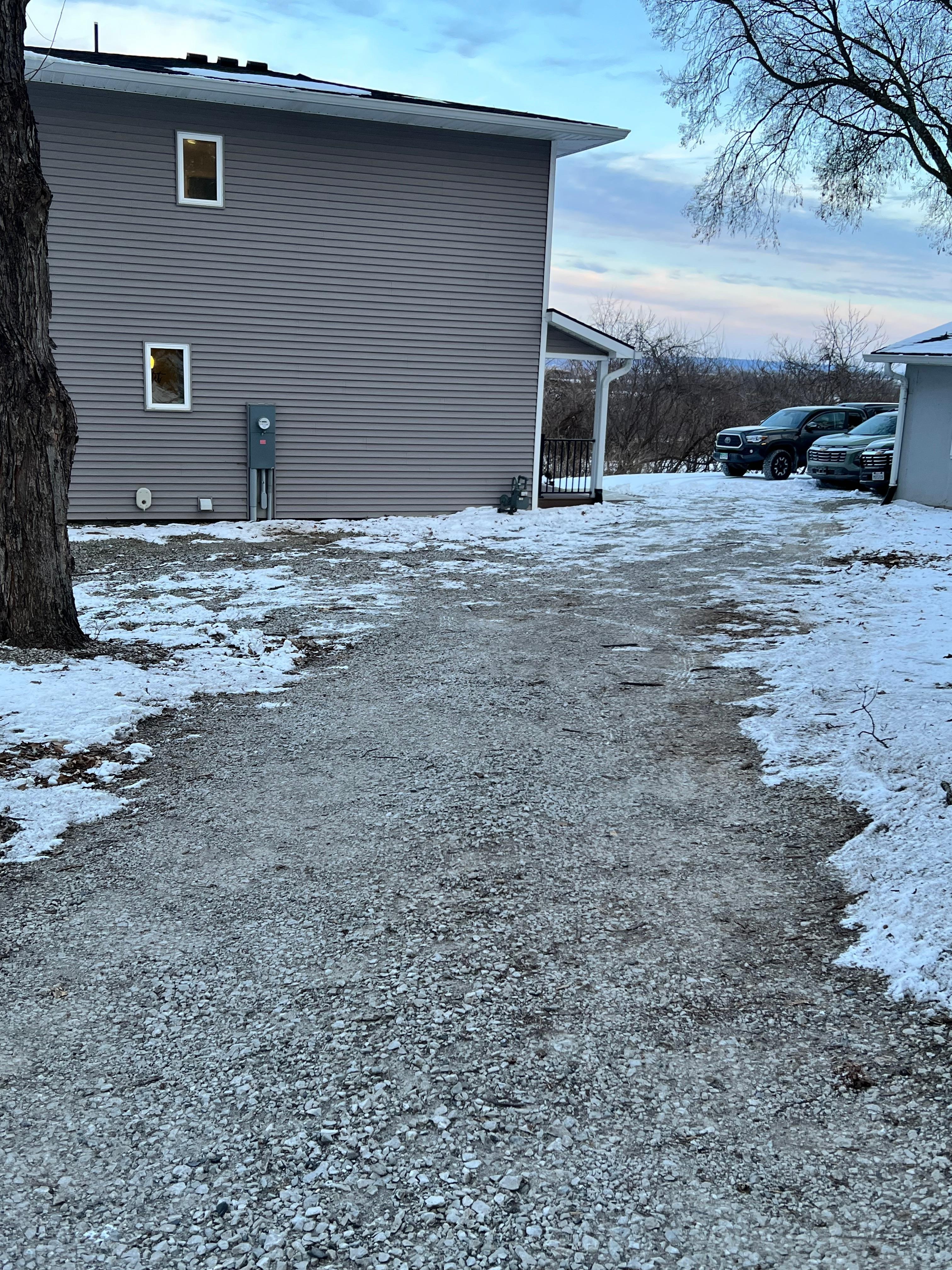 Approach to house from driveway 