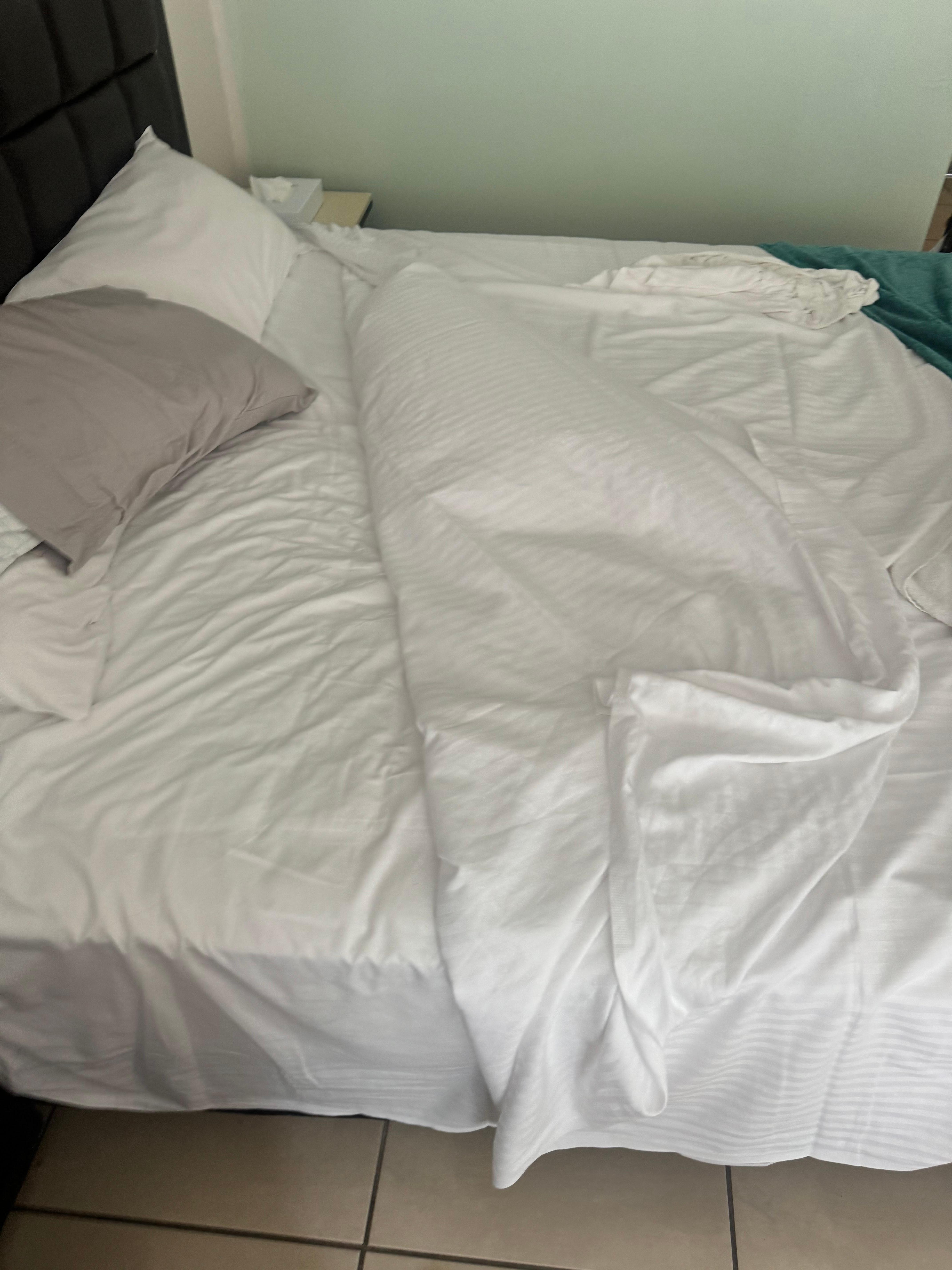 No blanket. Rushed out of room forgot my personal pillow too