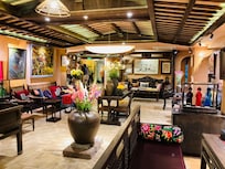 Fascinating and beautiful foyer, so much to look at