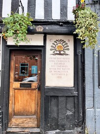 New street; une rue pleine d’histoire!