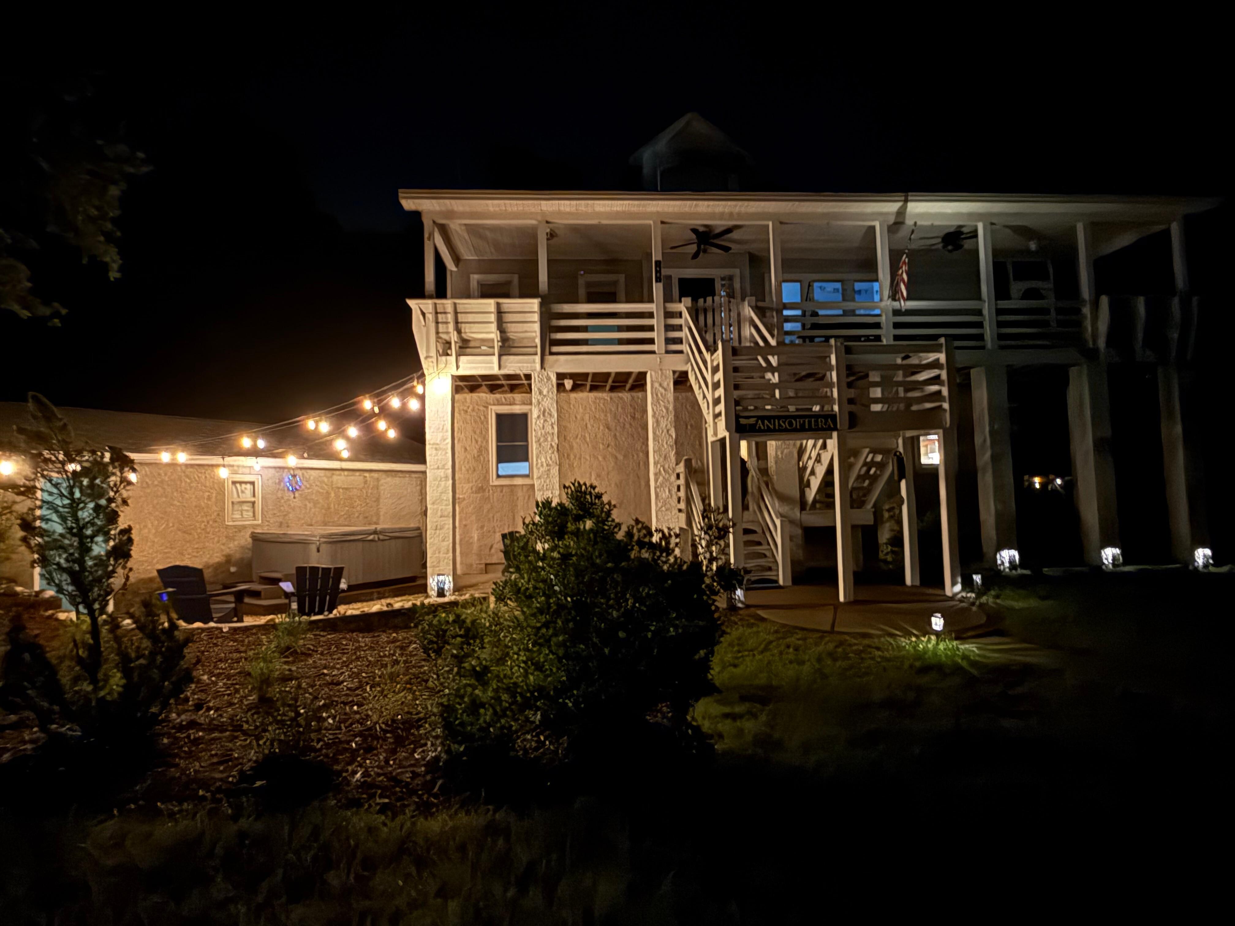 The house at night 
